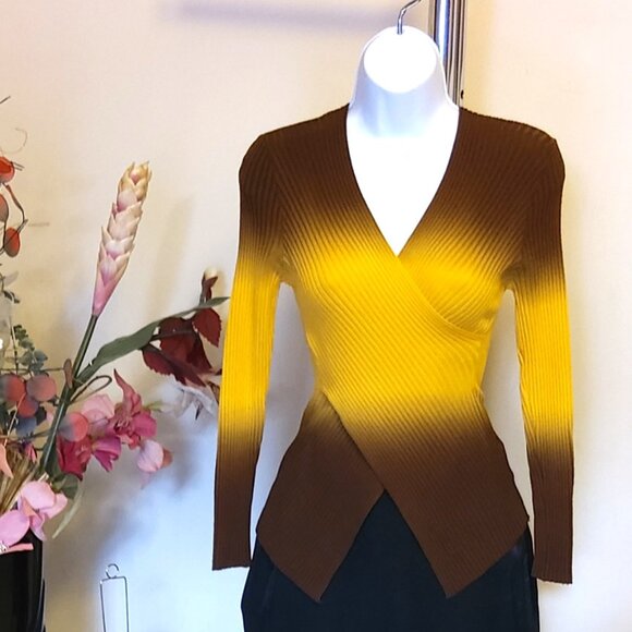 NWT Women’s Brown Yellow Dip-dyed Lightweight V Neck Long Sleeve  Sweater - Picture 5 of 7